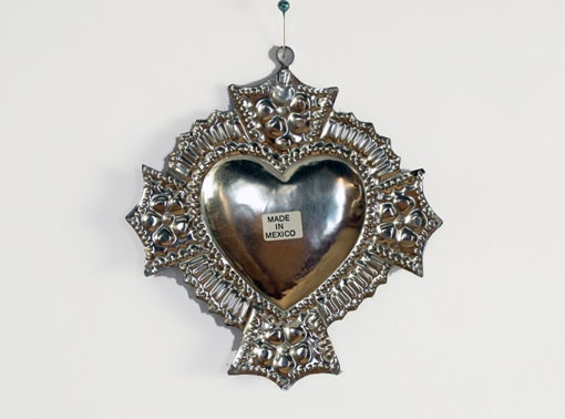 Corazón Cruzado Ornament, back view